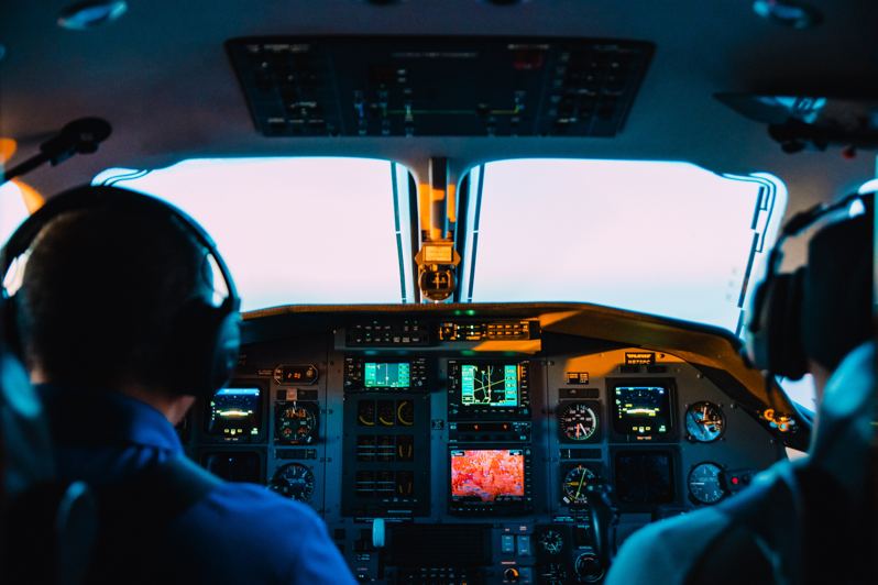Perché il direttore di volo è una figura centrale e quali sono i suoi compiti?